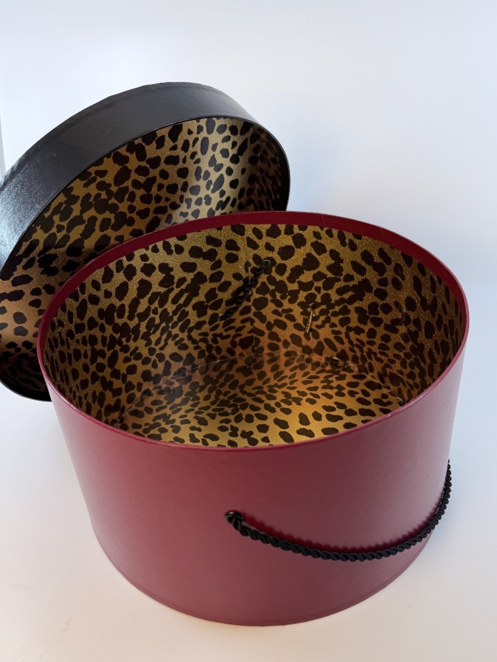 Vintage 1950's Peck and Peck Leopard lined Hatbox